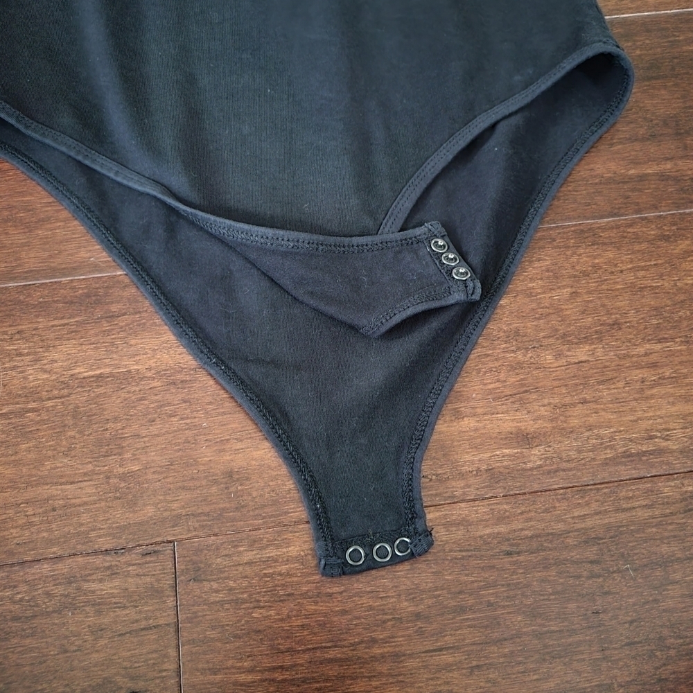 Cotton On Women's Size S Black Short Sleeve Criss Cross Back Snap-Up Bodysuit - Picture 4 of 7